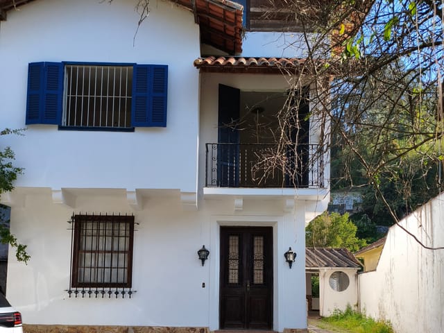 Casa com 800m² 4 quartos e 2 banheiros, à venda, no bairro Saldanha Marinho em Petrópolis