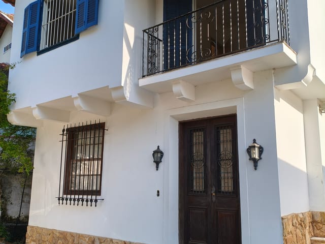 Casa com 800m² 4 quartos e 2 banheiros, à venda, no bairro Saldanha Marinho em Petrópolis