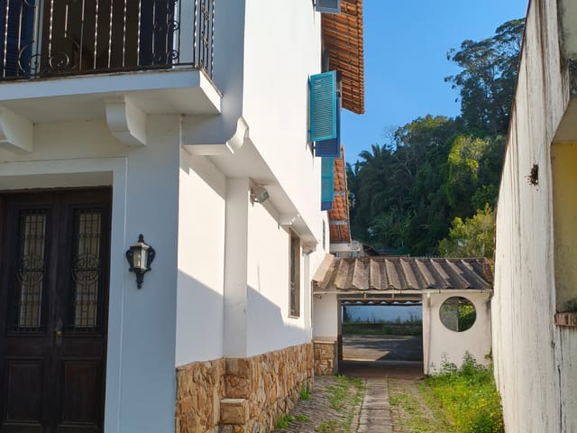 Casa com 800m² 4 quartos e 2 banheiros, à venda, no bairro Saldanha Marinho em Petrópolis