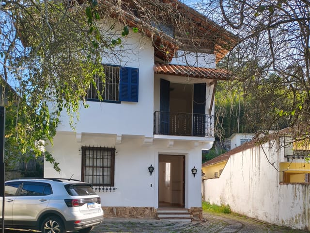Casa com 800m² 4 quartos e 2 banheiros, à venda, no bairro Saldanha Marinho em Petrópolis