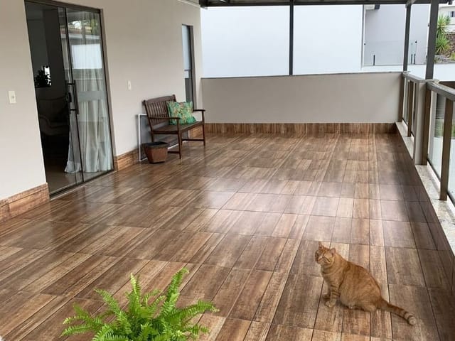 Casa com 433m² 3 quartos e 3 banheiros, à venda, no bairro Residencial Alvim em Juiz de Fora