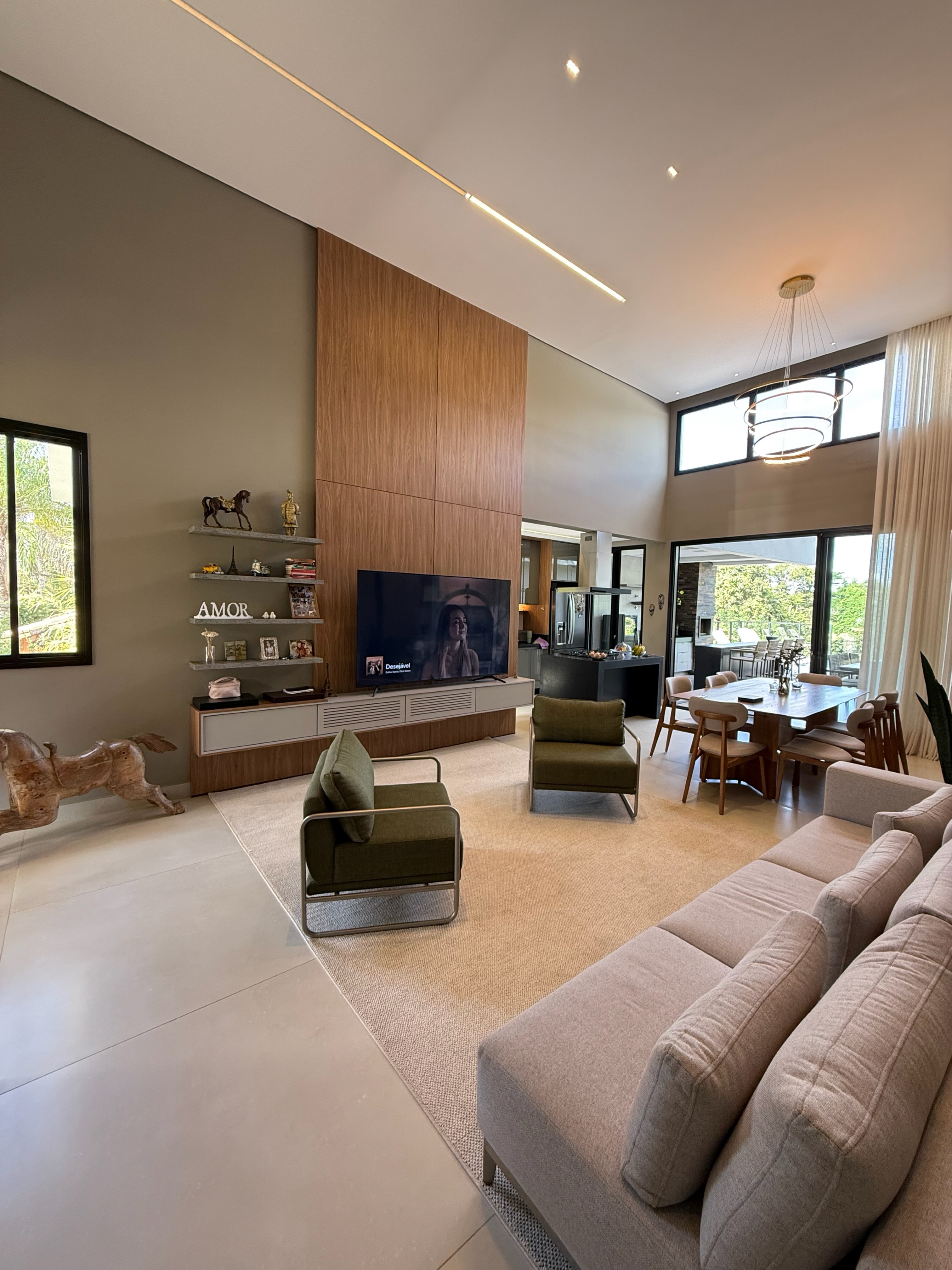 Casa, 4 quartos, 380 m² - Foto 1