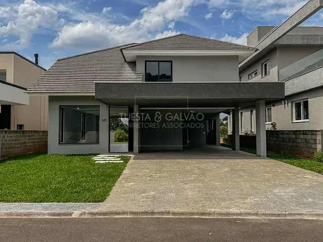 Casa com 312m² 3 quartos e 5 banheiros, à venda, no bairro Butiatuvinha em Curitiba