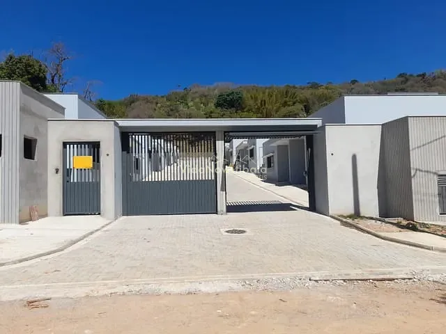 Casa com 111m² 2 quartos e 2 banheiros, à venda ou para alugar, no bairro Jardim Paraíso da Usina em Atibaia