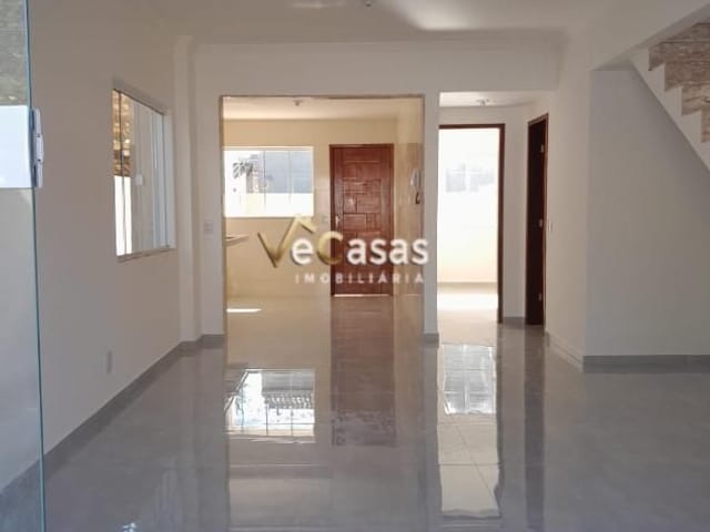 Casa com 86m² 3 quartos e 2 banheiros, à venda, no bairro Ouro Verde em Rio das Ostras