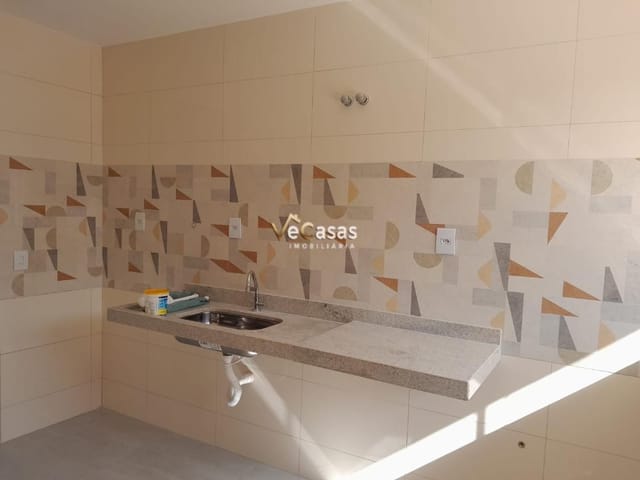 Casa com 86m² 3 quartos e 2 banheiros, à venda, no bairro Ouro Verde em Rio das Ostras
