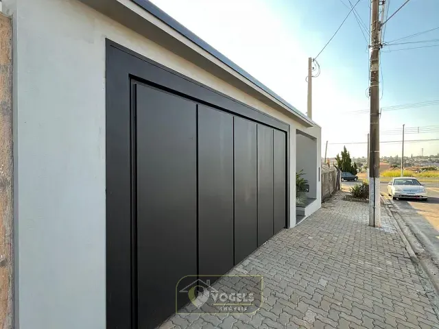 Casa 3 quartos e 2 banheiros, à venda, no bairro Parque Residencial Groot em Holambra