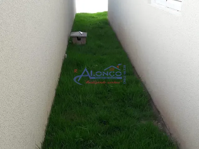 Casa com 250m² 3 quartos e 1 banheiro, à venda, no bairro Jardim Terras de Santa Helena em Jacareí