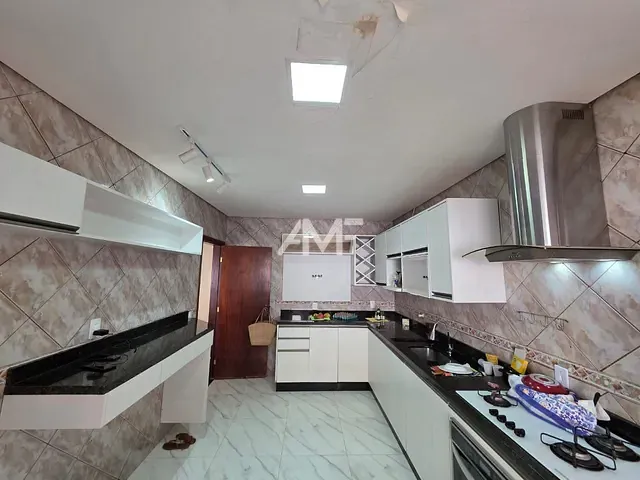 Casa com 993m² 4 quartos e 6 banheiros, à venda, no bairro Setor Habitacional Vicente Pires - Trecho 3 em Brasília