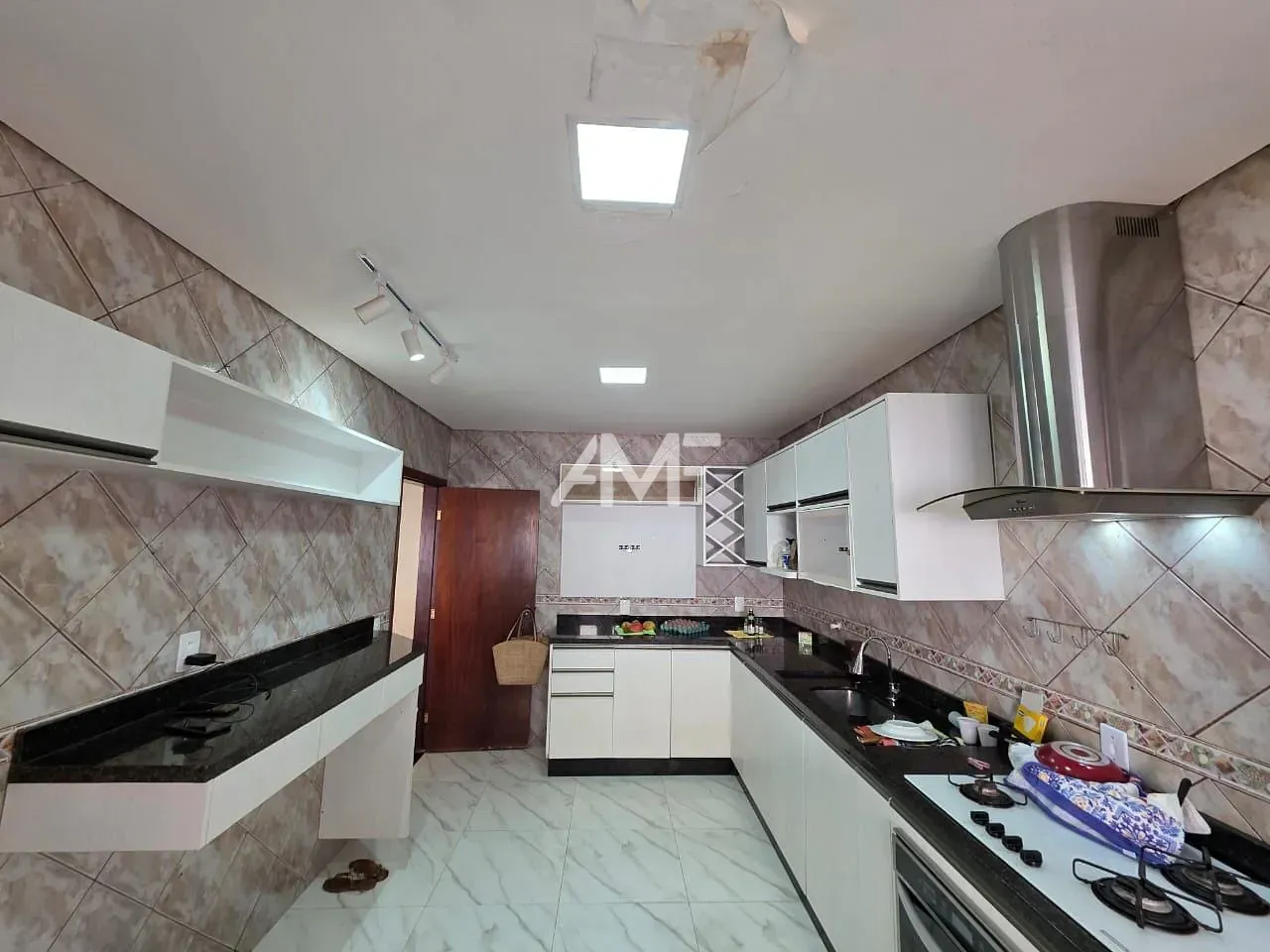 Casa, 4 quartos, 302 m² - Foto 4