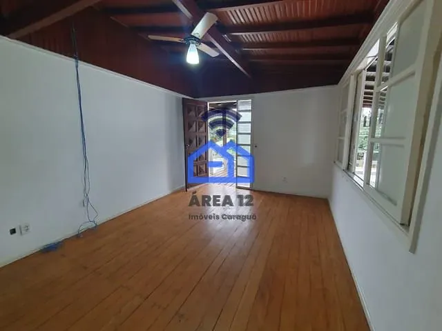 Sobrado com 500m² 3 quartos e 4 banheiros, à venda, no bairro Massaguaçu em Caraguatatuba