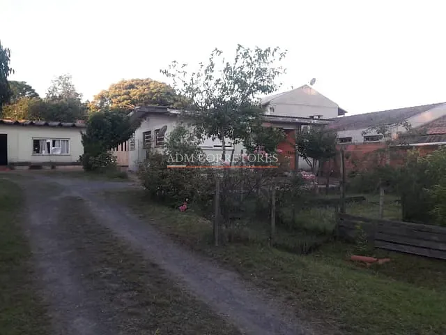 Casa com 1500m² 3 quartos e 2 banheiros, à venda, no bairro Neópolis em Gravataí
