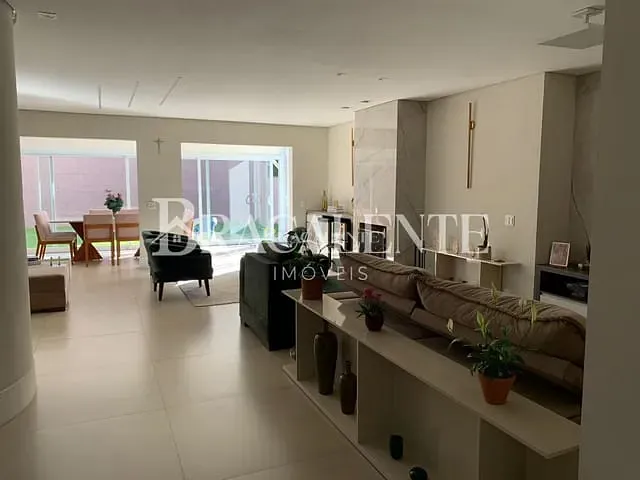 Casa com 457m², à venda, no bairro SANTA CRUZ em VALINHOS