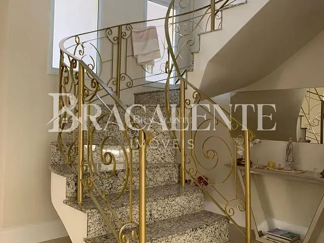 Casa com 457m², à venda, no bairro SANTA CRUZ em VALINHOS