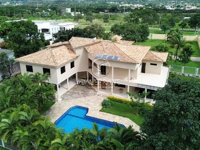 Casa 4 quartos e 6 banheiros, à venda, no bairro Park Way em Brasília