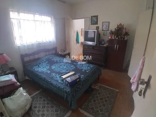Casa com 300m² 3 quartos e 2 banheiros, à venda, no bairro Jardim dos Estados em Poços de Caldas