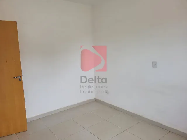 Casa 2 quartos e 1 banheiro, à venda, no bairro Vila Pinheiro em Pirassununga