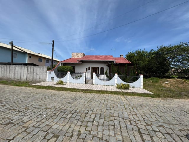 Casa com 336m² 3 quartos e 3 banheiros, à venda, no bairro Praia Alegre em Penha