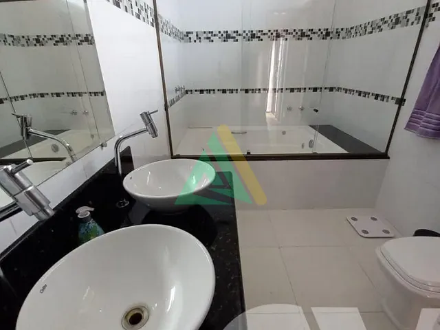 Casa com 300m² 3 quartos e 2 banheiros, à venda, no bairro Parque Real II em Mogi Mirim