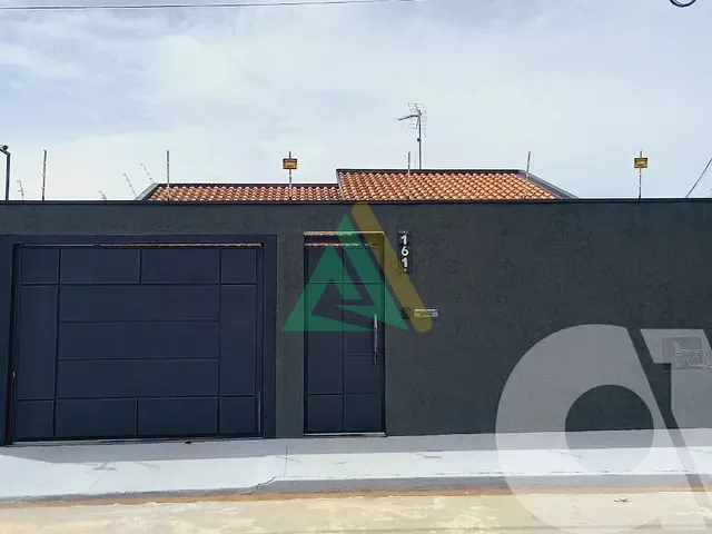 Casa com 300m² 3 quartos e 2 banheiros, à venda, no bairro Parque Real II em Mogi Mirim