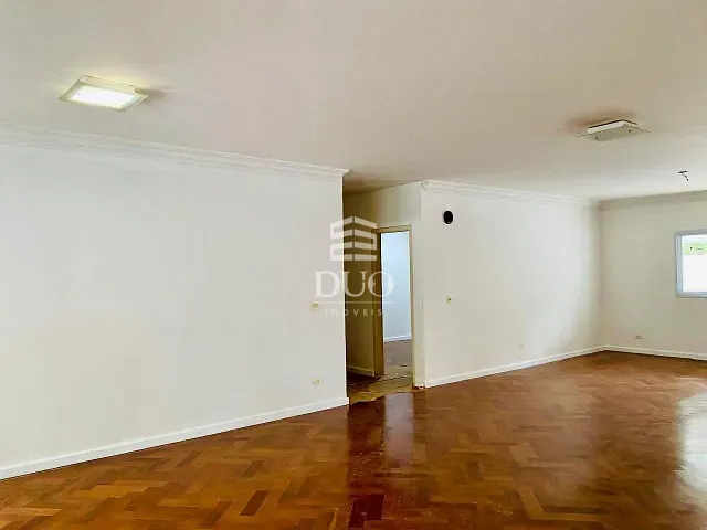 Casa com 560m² 4 quartos e 4 banheiros, para alugar, no bairro Alphaville Centro Industrial e Empresarial/Alphaville. em Barueri