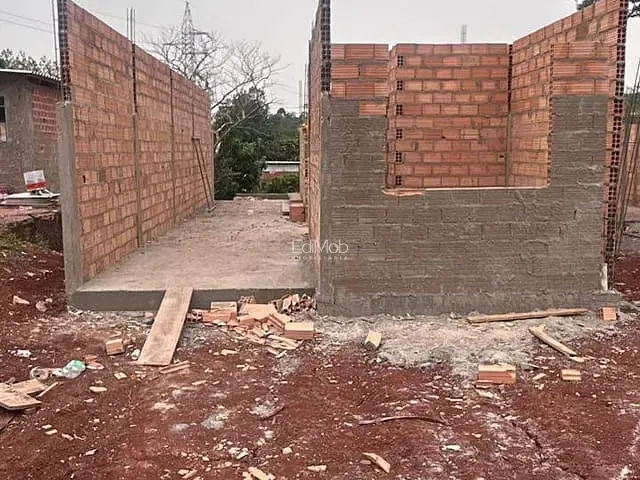 Casa com 204m² 2 quartos e 2 banheiros, à venda, no bairro Brasília em Cascavel