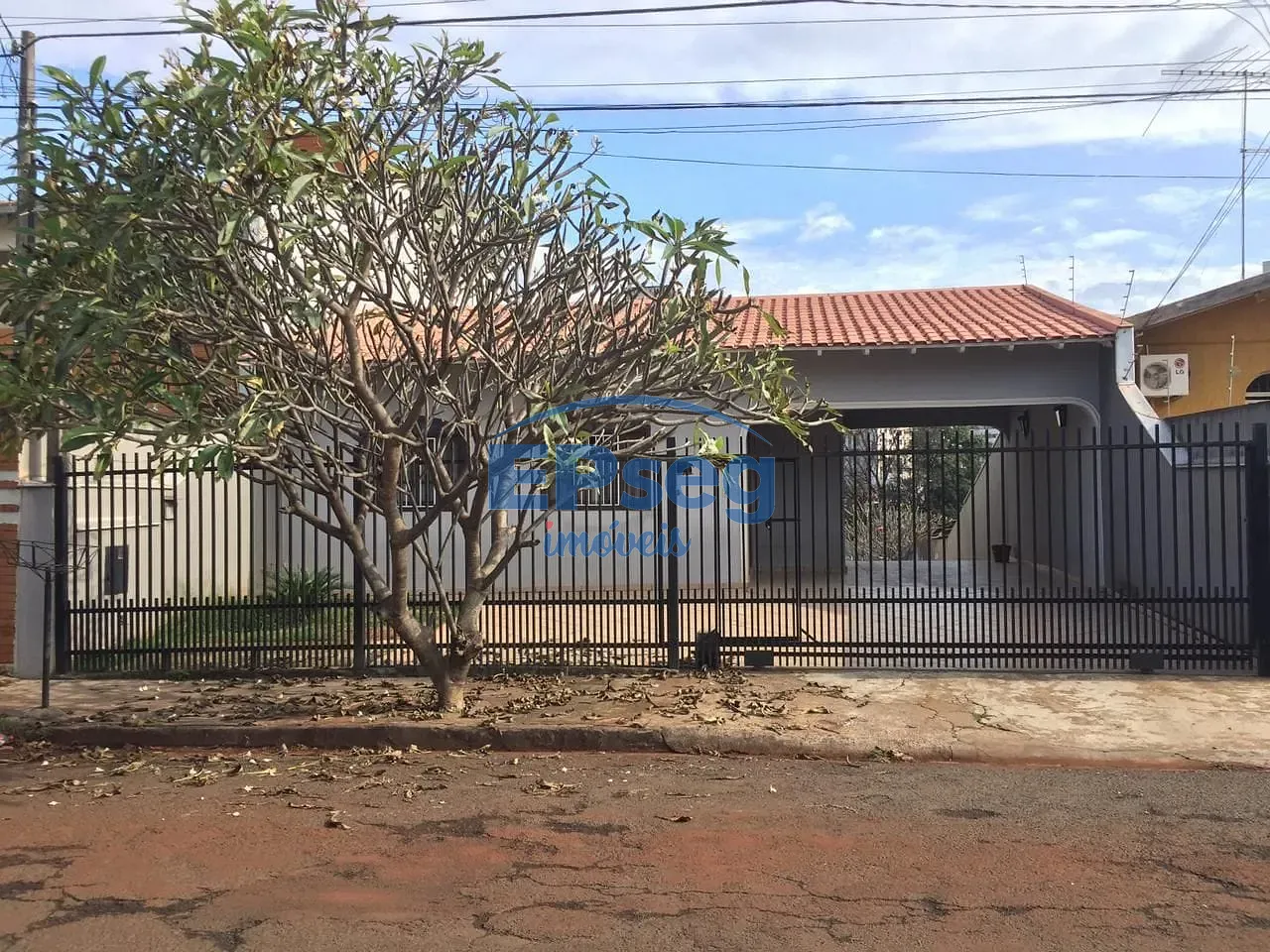 Casa, 3 quartos, 245 m² - Foto 1