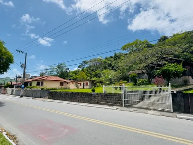 Terreno com 6349m², à venda, no bairro Jurerê em Florianópolis