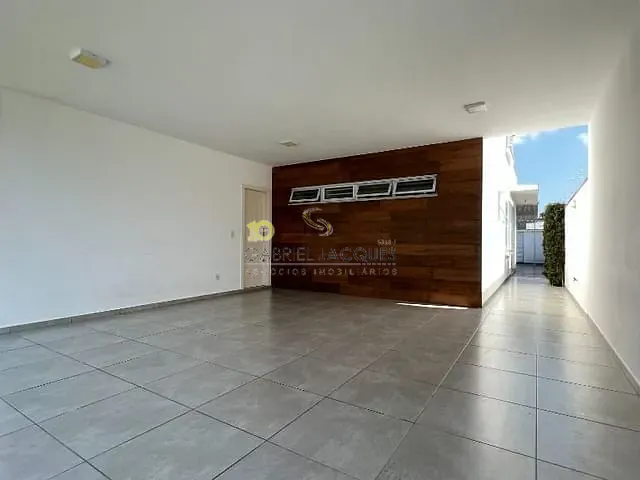 Casa com 360m² 3 quartos e 4 banheiros, à venda, no bairro Cidade Universitária Pedra Branca em Palhoça