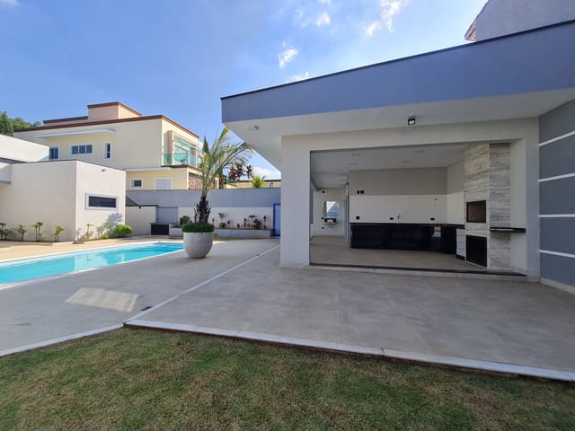 Casa 3 quartos e 6 banheiros, para alugar, no bairro Residencial Vale da Benção em Araçariguama