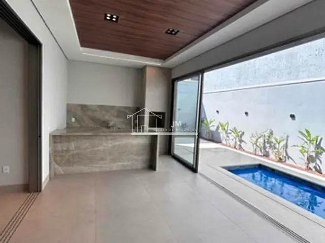 Casa 3 quartos e 5 banheiros, à venda, no bairro Granja Marileusa em Uberlândia
