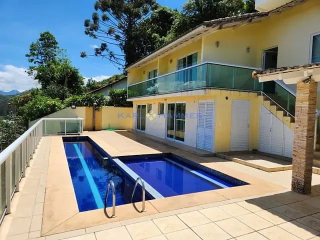 Casa com 500m² 5 quartos e 5 banheiros, à venda, no bairro Bonsucesso em Petrópolis
