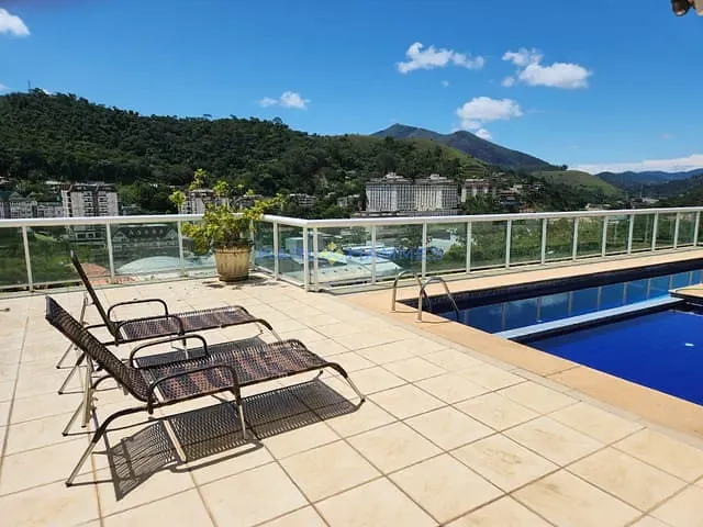 Casa com 500m² 5 quartos e 5 banheiros, à venda, no bairro Bonsucesso em Petrópolis