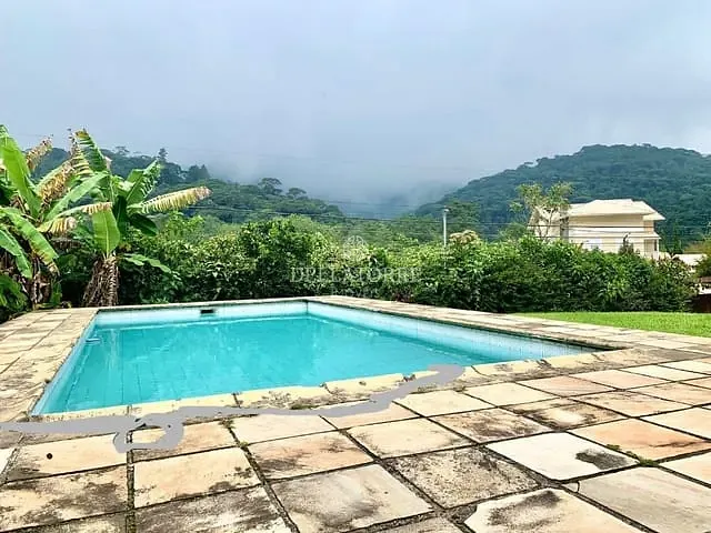 Casa com 1210m² 3 quartos e 3 banheiros, à venda, no bairro Carlos Guinle em Teresópolis