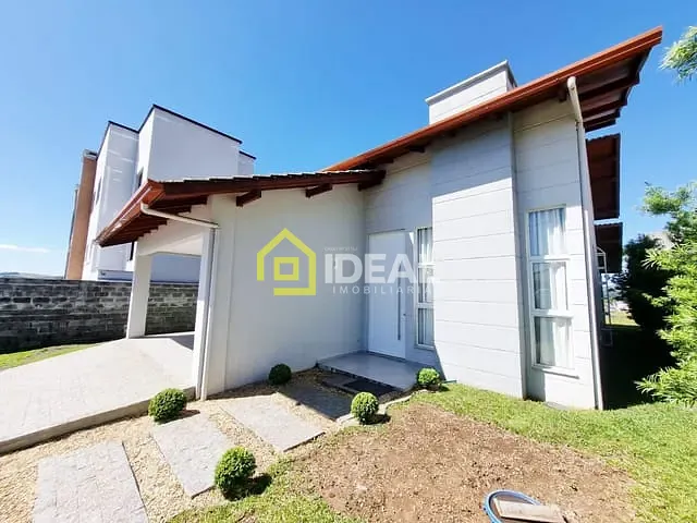Casa 3 quartos e 2 banheiros, à venda, no bairro Parque de Exposições em Concórdia