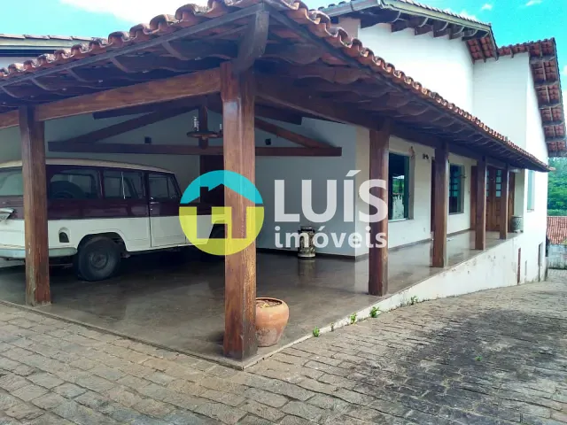 Casa 4 quartos e 4 banheiros, para alugar, no bairro Centro em Guaranésia