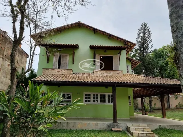 Casa com 1392m² 2 quartos e 3 banheiros, à venda, no bairro Penedo em Itatiaia
