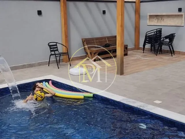 Casa com 300m² 3 quartos e 5 banheiros, à venda, no bairro Brigadeiro Tobias em Sorocaba