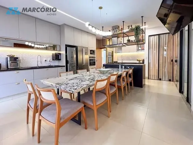 Casa com 255m² 4 quartos e 4 banheiros, à venda, no bairro Jardim Veneza em Senador Canedo
