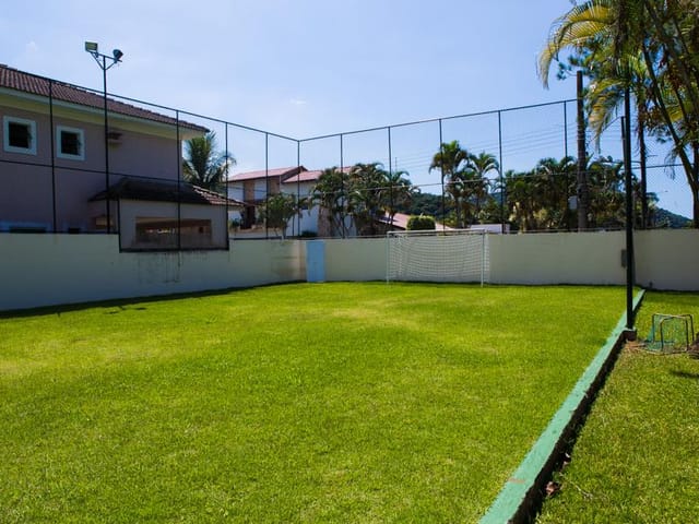 Casa com 2058m² 6 quartos e 7 banheiros, para alugar, no bairro Acapulco em Guarujá