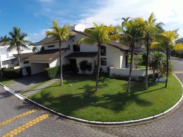Casa com 2058m² 6 quartos e 7 banheiros, para alugar, no bairro Acapulco em Guarujá