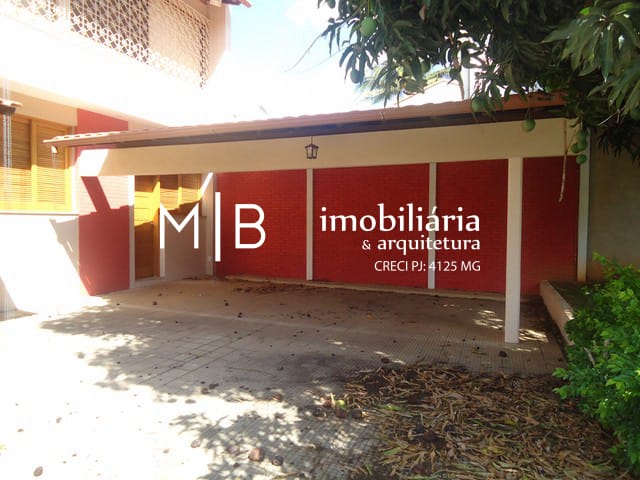 Casa 4 quartos e 3 banheiros, à venda, no bairro CENTRO em CATAGUASES