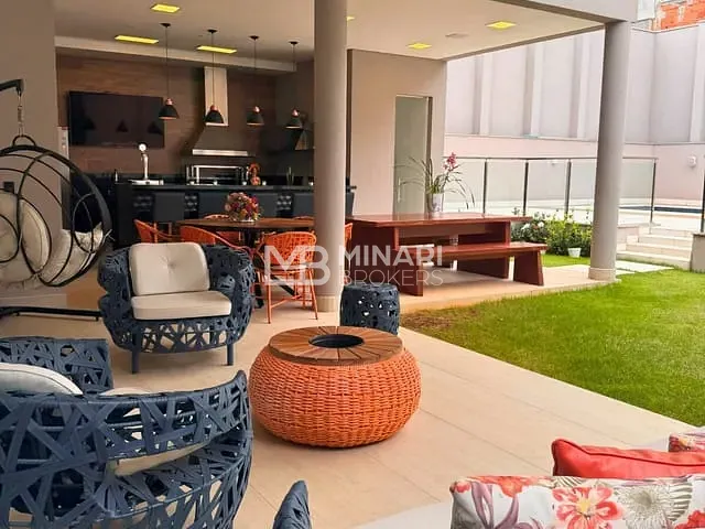 Casa com 624m² 4 quartos e 6 banheiros, à venda, no bairro Alphaville em Santana de Parnaíba