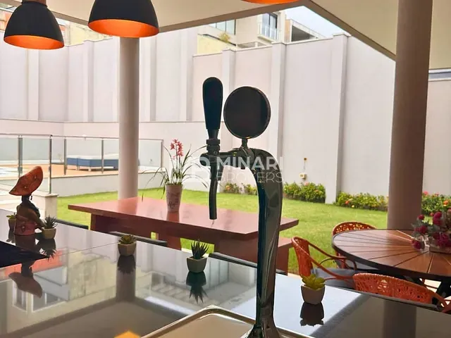 Casa com 624m² 4 quartos e 6 banheiros, à venda, no bairro Alphaville em Santana de Parnaíba