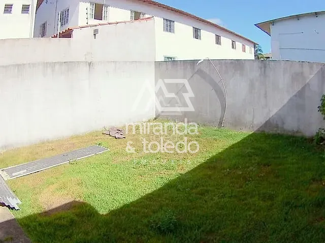 Casa com 180m² 2 quartos e 2 banheiros, à venda, no bairro Santa Mônica em Guarapari
