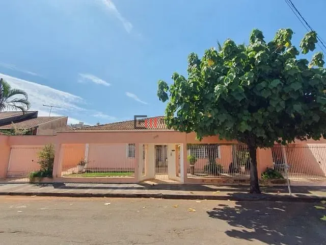 Casa com 600m² 6 quartos e 4 banheiros, à venda, no bairro Caravelle em Londrina
