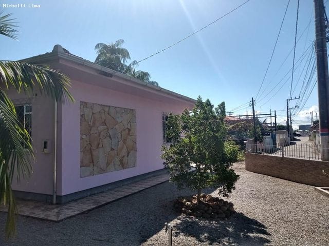Casa 2 quartos e 2 banheiros, à venda, no bairro Aririu em Palhoça