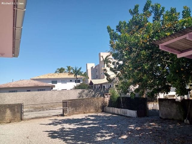 Casa 2 quartos e 2 banheiros, à venda, no bairro Aririu em Palhoça