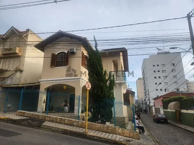 Casa com 165m² 5 quartos e 2 banheiros, à venda, no bairro Centro em Itajubá