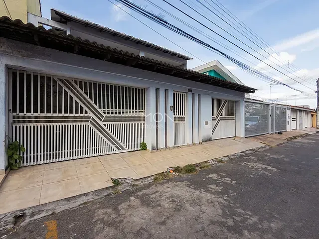 Casa 4 quartos e 6 banheiros, à venda, no bairro Guará II em Brasília